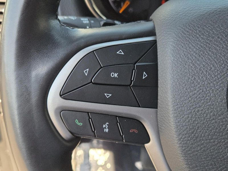 Used 2021 Jeep Grand Cherokee Laredo X 4x4