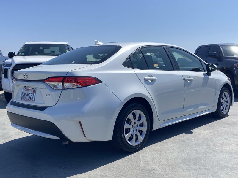 Used 2020 Toyota Corolla LEImage 3