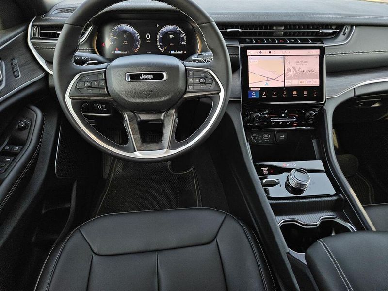 2025 Jeep Grand Cherokee L Limited 4x4Image 27