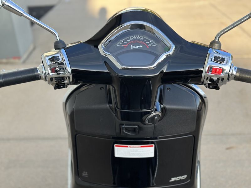 2023 Vespa GTS 300 SUPER in a NERO DECISO exterior color. Cross Country Powersports 732-491-2900 crosscountrypowersports.com 