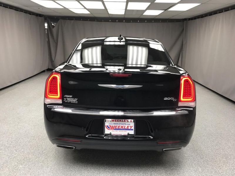 Used 2016 Chrysler 300C 300CImage 3