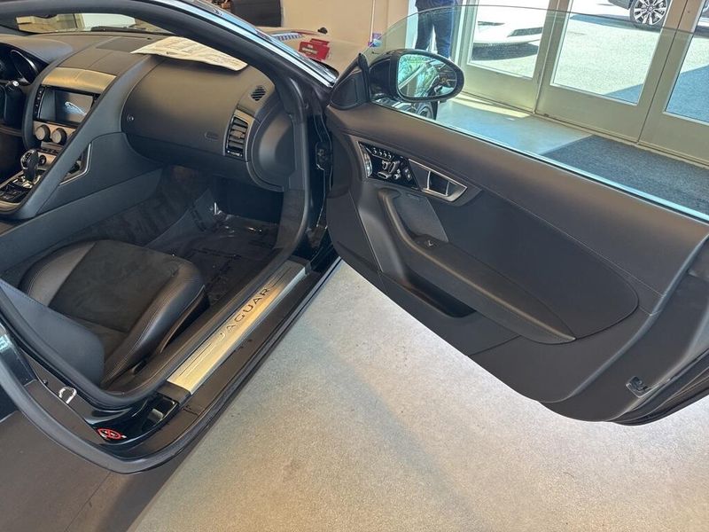 2016 Jaguar F-TYPE 