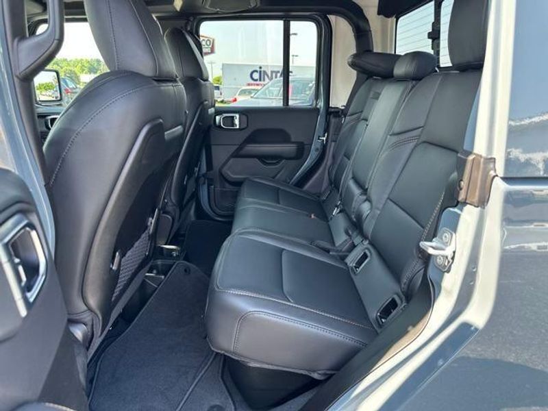 New 2025 Jeep Gladiator High Tide 4x4