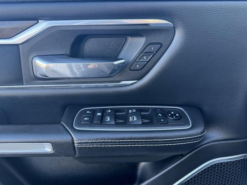 2022 RAM 1500 LaramieImage 16