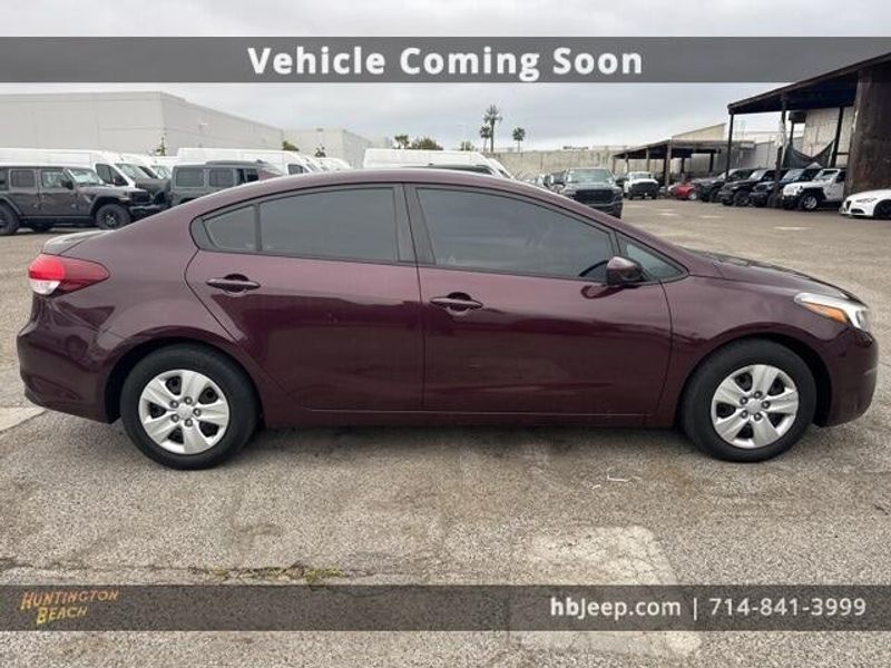 2017 Kia Forte LXImage 4