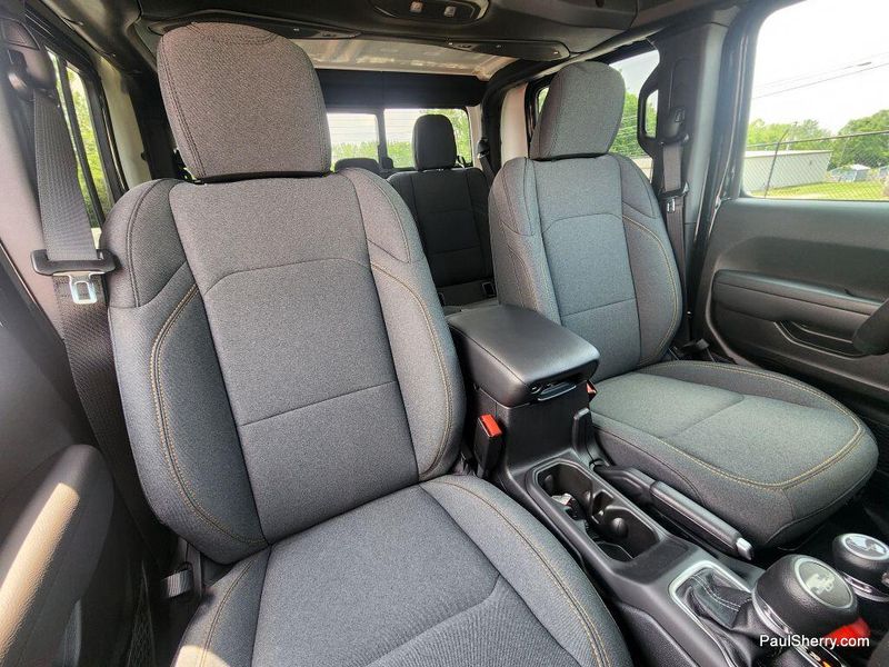 New 2025 Jeep Gladiator Willys 4x4