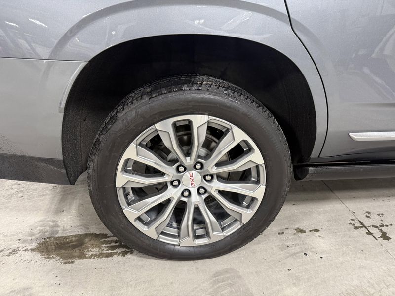 Used 2022 GMC Yukon DenaliImage 10