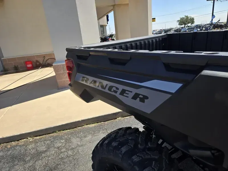 NEW 2027 POLARIS RANGER XP 1000 CAB Image 11
