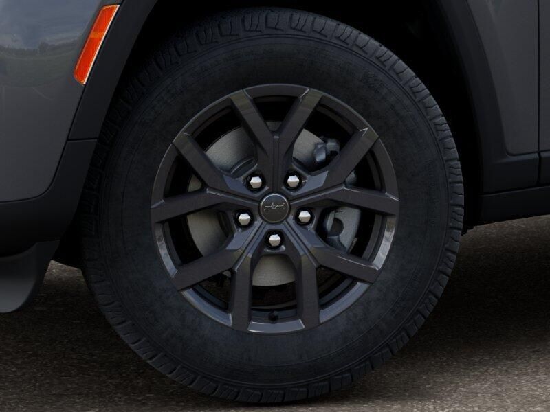 New 2027 Jeep Grand Cherokee Laredo Altitude 4x4Image 8
