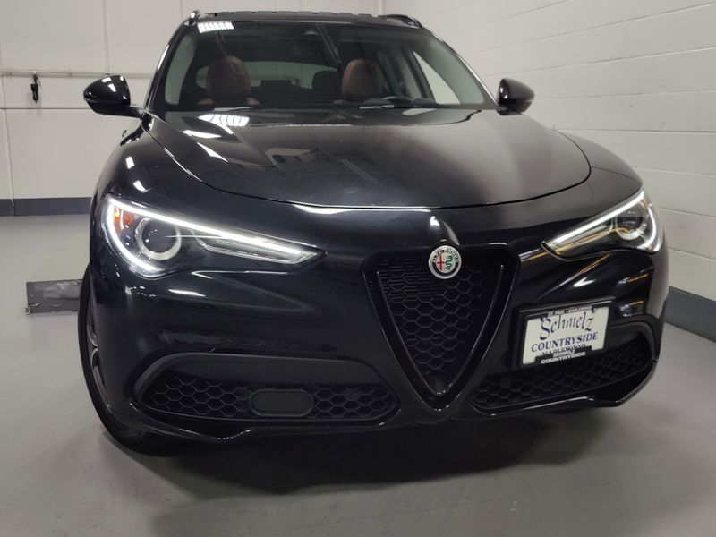 2021 Alfa Romeo Stelvio Nero AWD w/Sunroof/Activ AsstImage 2
