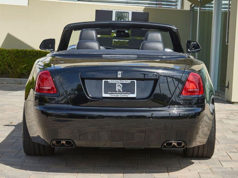 Used 2016 Rolls-Royce Dawn Image 12