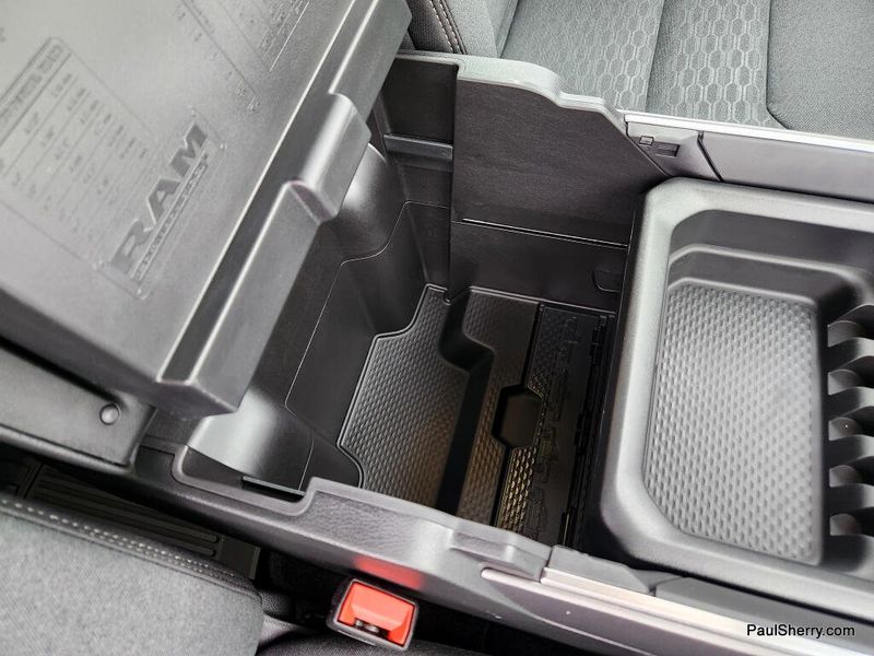 New 2026 RAM 1500 Big Horn Crew Cab 4x4 5'7' Box