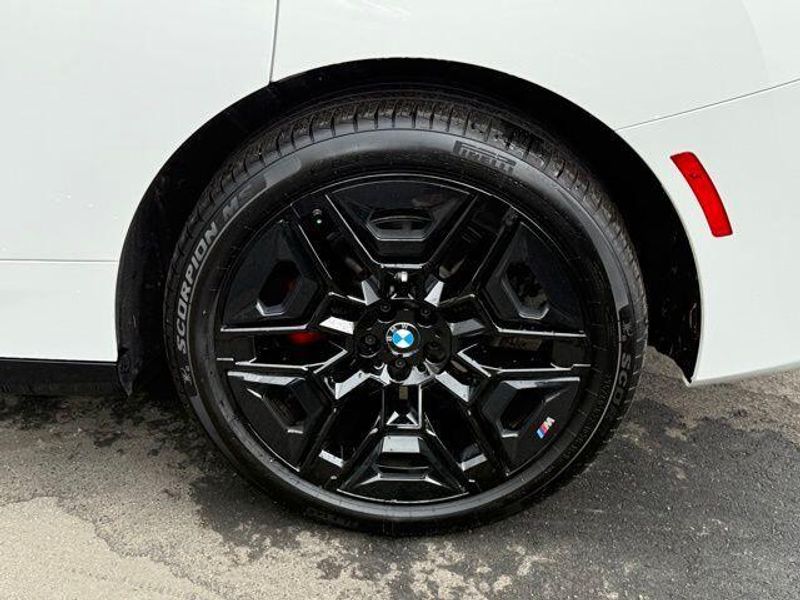 Used 2026 BMW iX xDrive60Image 14