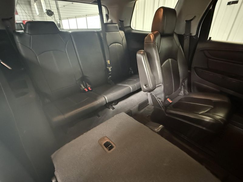 Used 2016 GMC Acadia SLTImage 12