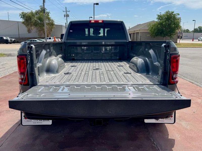 New 2027 RAM 3500 TradesmanImage 8