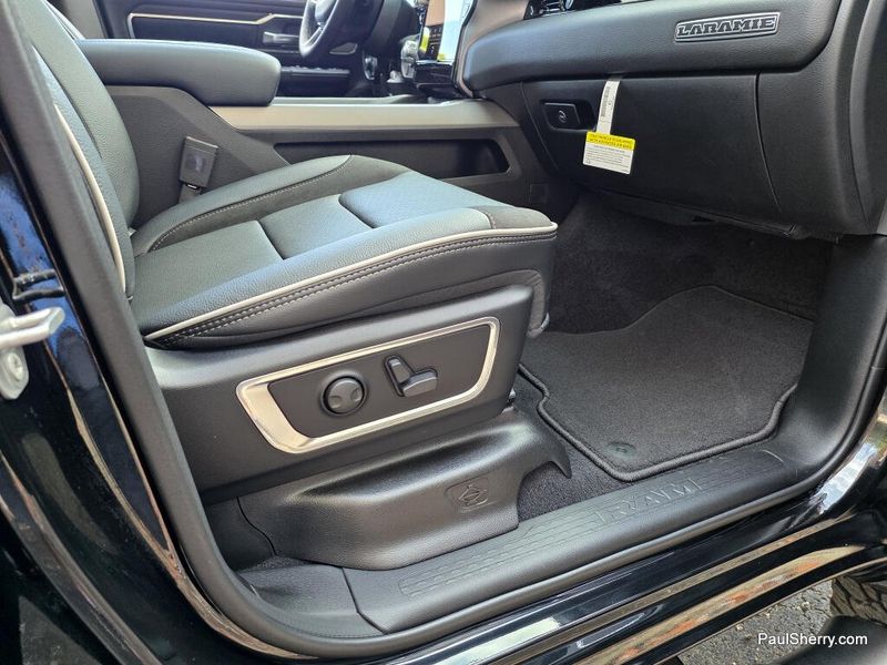 New 2026 RAM 1500 Laramie Crew Cab 4x4 5'7' Box