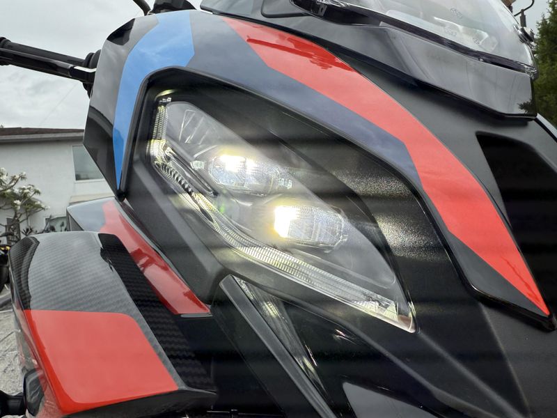 2025 BMW M 1000 XR