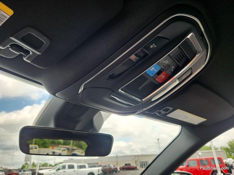 New 2025 Jeep Grand Cherokee Laredo 4x2Image 39