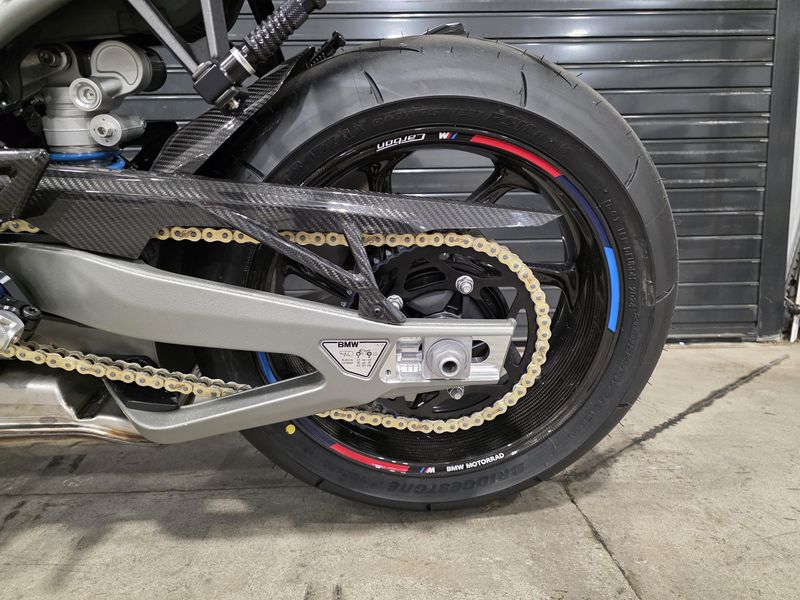 2025 BMW M 1000 R