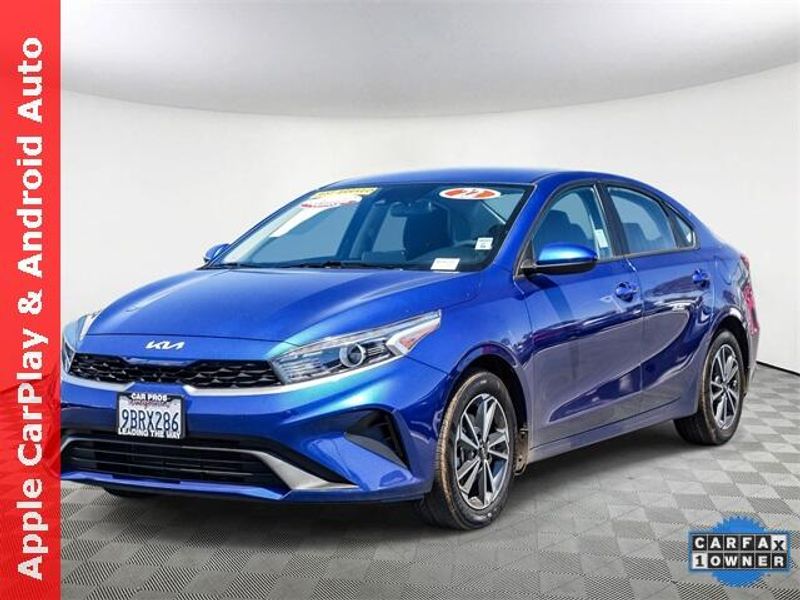 Used 2022 Kia Forte LXSImage 5