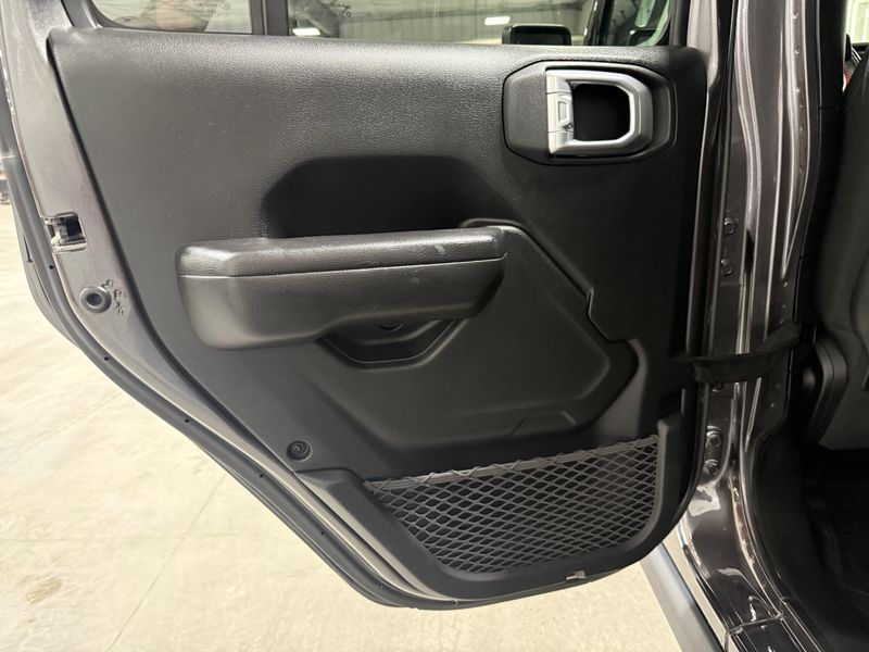 Used 2021 Jeep Wrangler Unlimited RubiconImage 18