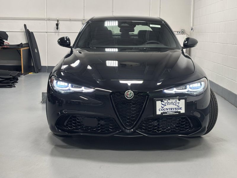 New 2025 Alfa Romeo Giulia Intensa AwdImage 2