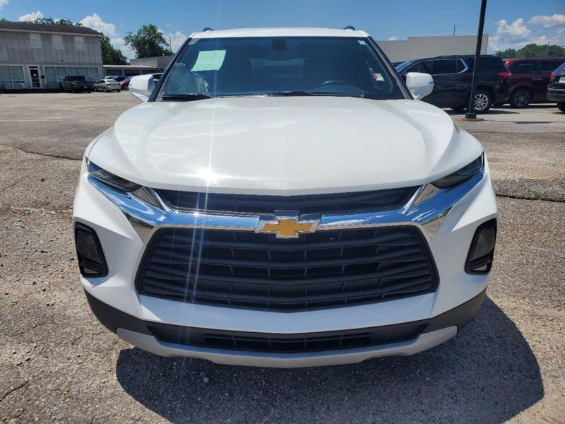 2020 Chevrolet Blazer LT in a Summit White exterior color and Jet Blackinterior. Johnson Dodge 601-693-6343 pixelmotiondemo.com 