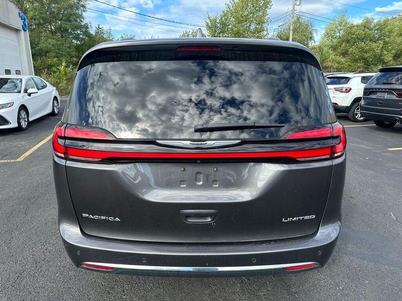 2022 Chrysler Pacifica LimitedImage 15