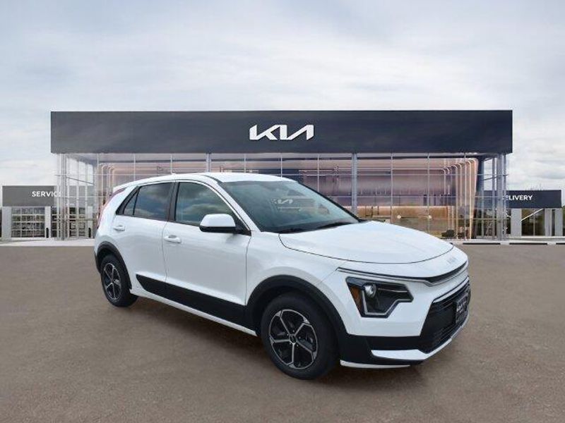 New 2026 Kia Niro LXImage 11