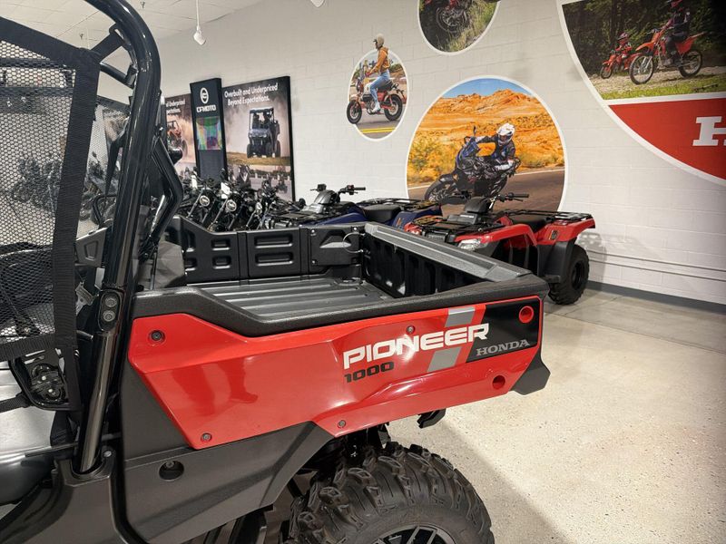 New 2025 Honda PIONEER 1000-6 DLX CREW Image 23