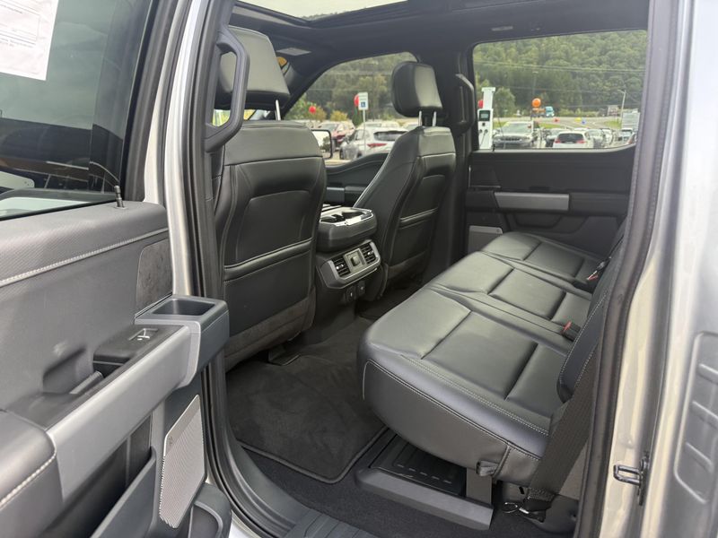2025 Ford F-150 XLT photo 9