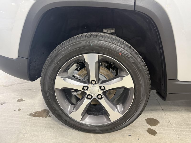 New 2026 Jeep Grand Cherokee Limited 4x4Image 11