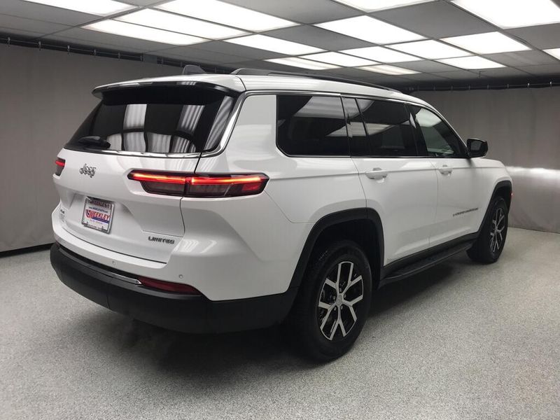 Used 2025 Jeep Grand Cherokee L LimitedImage 13