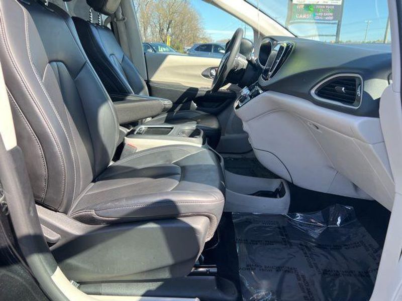2023 Chrysler Pacifica Touring LImage 31