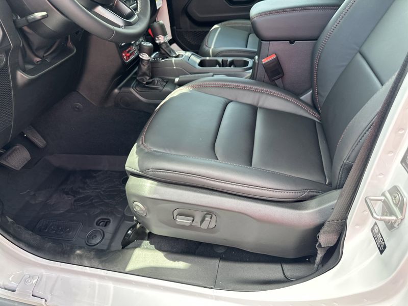 New 2025 Jeep Gladiator Rubicon X 4x4Image 20