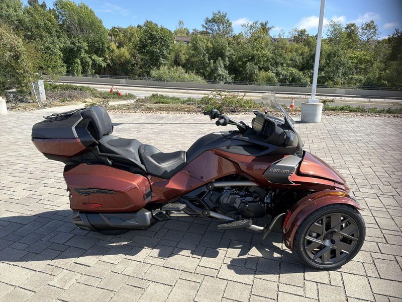 New 2026 Can-Am SPYDER F3 LIMITED SPECIAL SERIES (SE6) Image 10