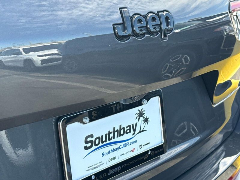 New 2026 Jeep Grand Cherokee L Limited Reserve 4x4