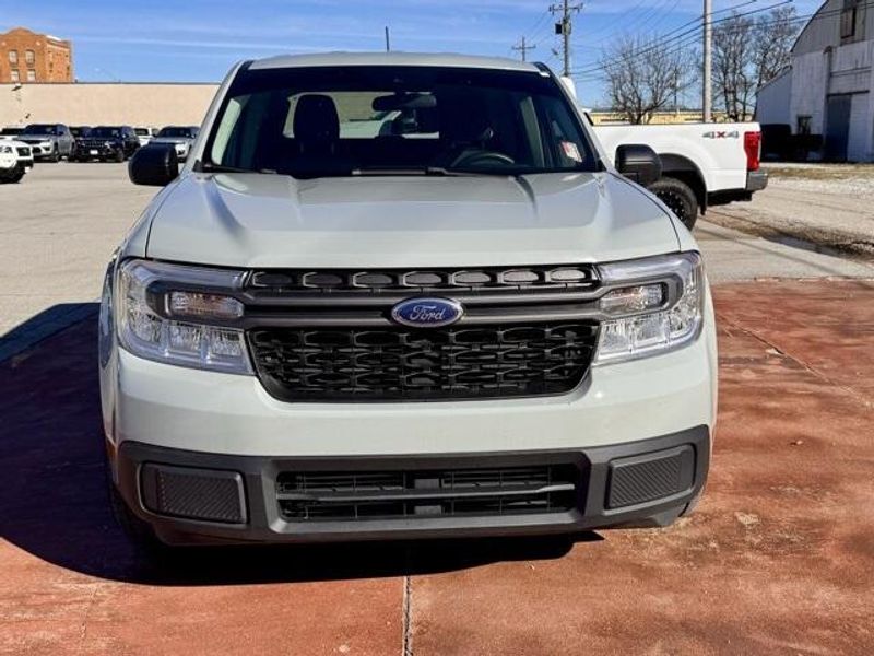 Used 2022 Ford Maverick XLTImage 2