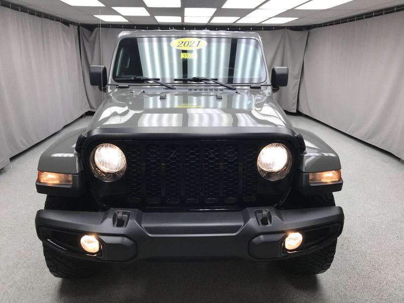 2021 Jeep Gladiator Willys photo 25