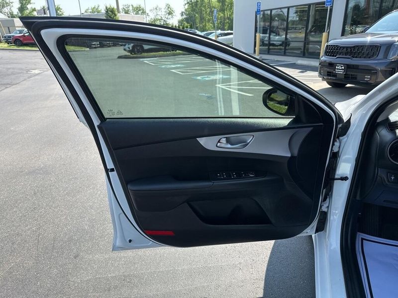 2024 Kia Forte LXSImage 25