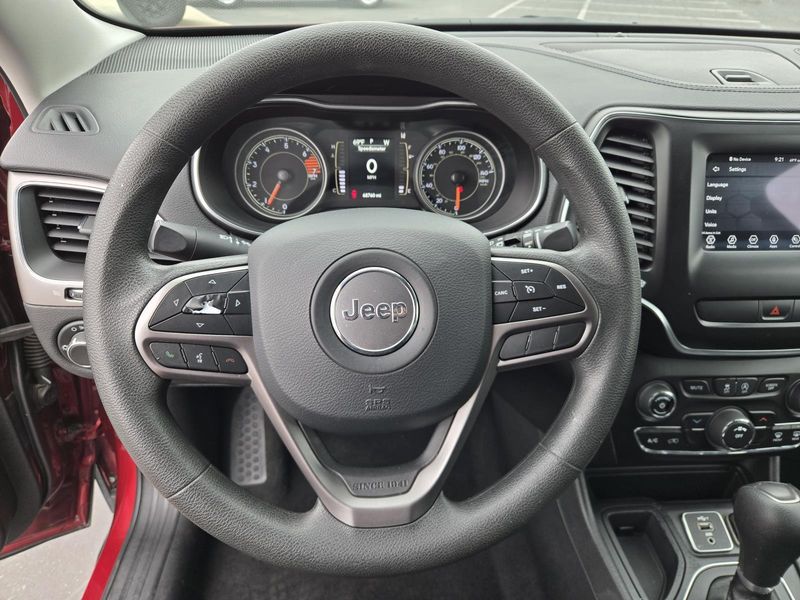 Used 2021 Jeep Cherokee Latitude FWD