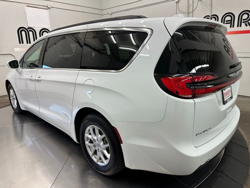 2022 Chrysler Pacifica Touring LImage 13