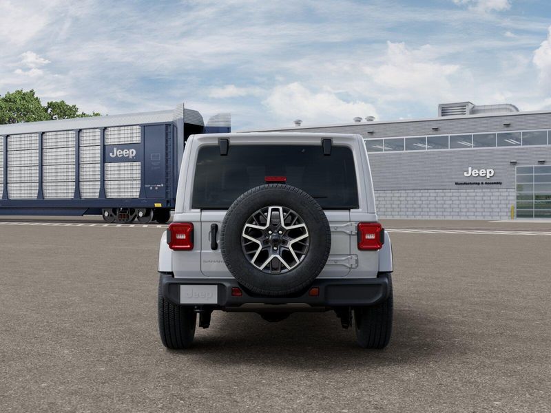 New 2026 Jeep Wrangler 4-door SaharaImage 7