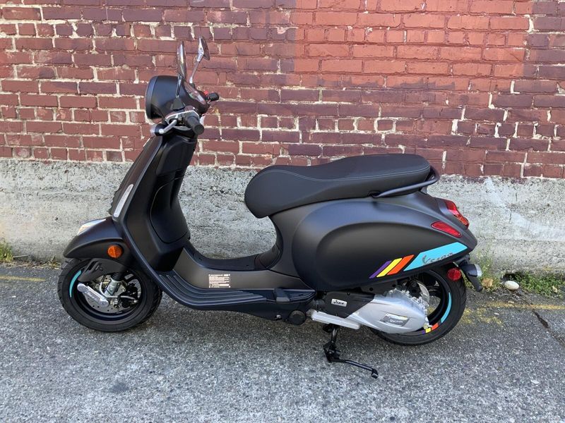 New 2024 Vespa PRIMAVERA 150 SPORT 