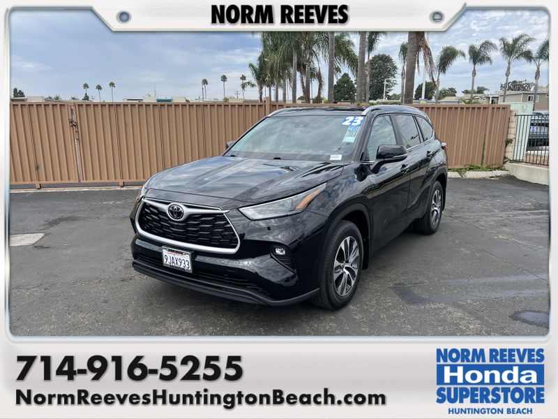 Used 2023 Toyota Highlander LImage 1