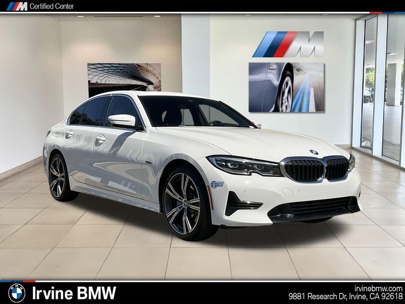 2022 BMW 3 Series 330e iPerformanceImage 1