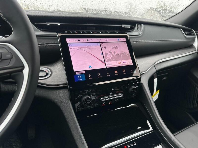 2025 Jeep Grand Cherokee Limited photo 3