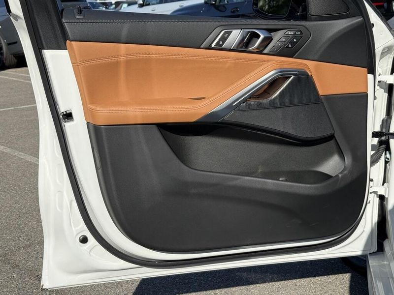 2022 BMW X6 xDrive40iImage 19