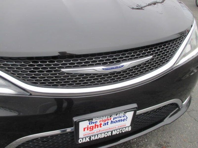 Used 2020 Chrysler Pacifica LimitedImage 4