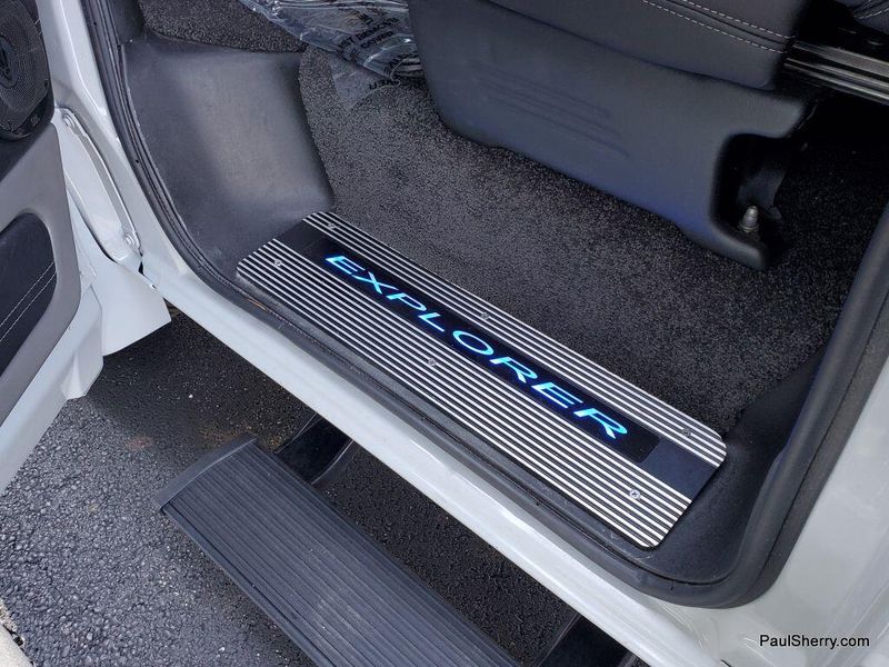 Used 2023 Chevrolet Express Cargo Image 40